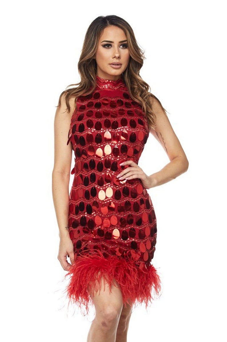 Sleeveless high neck dress with feather bottom - Red - TRESLUSH